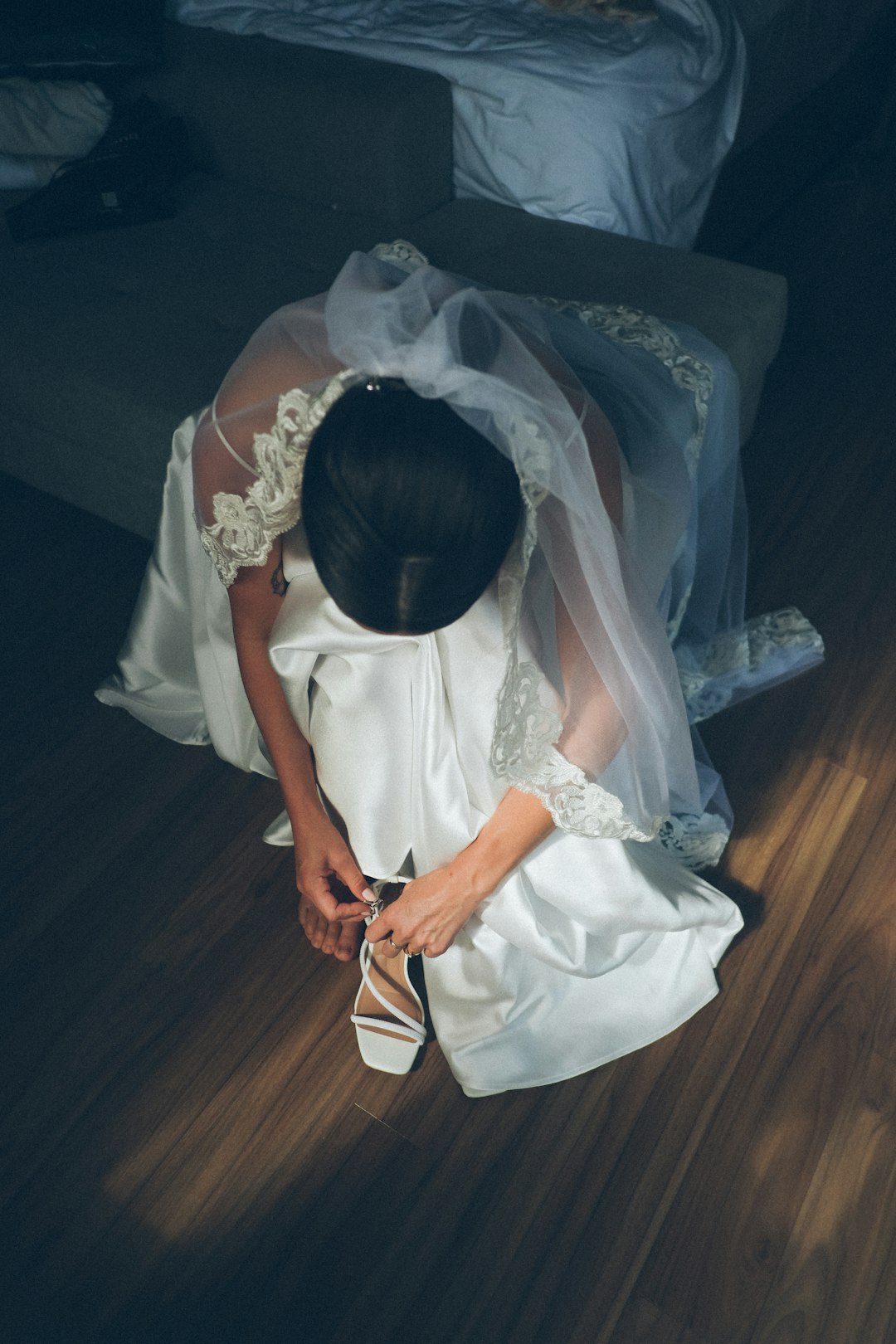 Femme épanouie après avoir quitté son mari pour son amant