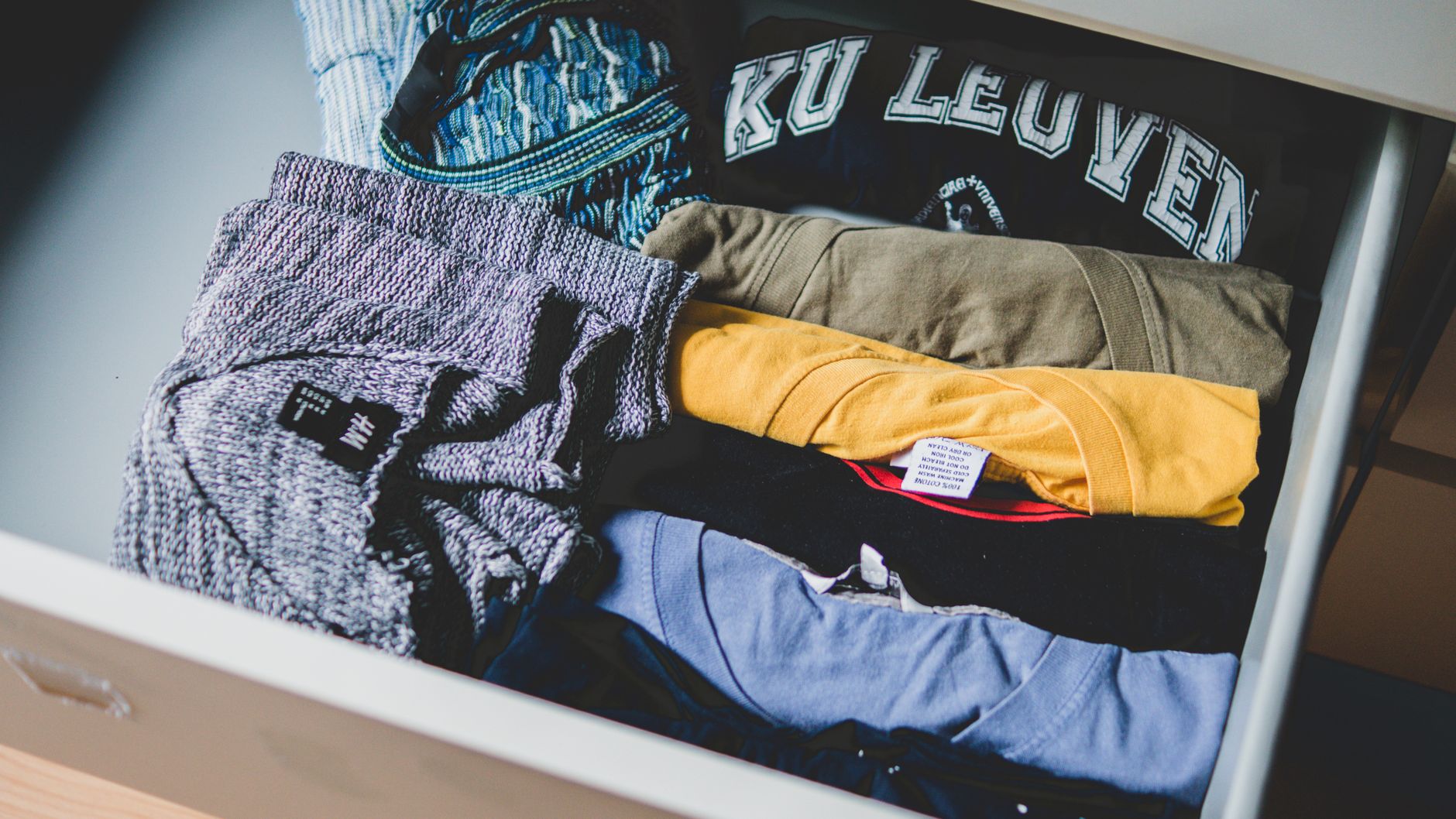 Sous-vêtements homme pliés dans un tiroir